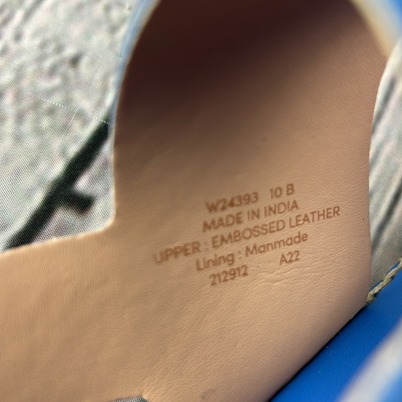 COLE HAAN PINCH MAINE CLASSIC Blue Embossed Leather Sling Back Sandals (Narrow) - Picture 11 of 17